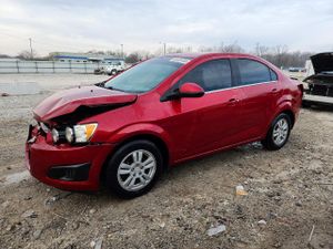 Chevrolet Aveo (Sonic) LT 1.8L 4 2015
