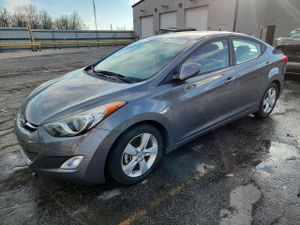 Hyundai Elantra GLS 1.8L 4 2013
