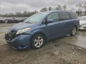 Toyota Sienna LE 3.5L 6 2014