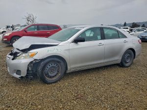 Toyota Camry BASE 2.5L 4 2010