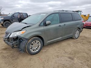 Toyota Sienna XLE 3.5L 6 2012