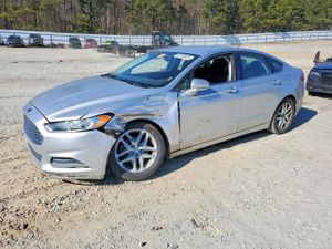 Ford Fusion SE 2.5L 4 2013