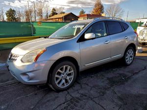 Nissan Rogue S 2.5L 4 2013