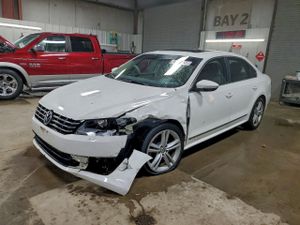 Volkswagen Passat SE 2.0L 4 2012