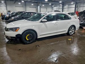 Volkswagen Passat SEL 2 L 4 2015