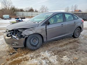 Ford Focus SE 2.0L 4 2013