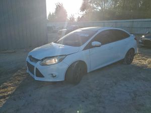 Ford Focus SE 2.0L 4 2014