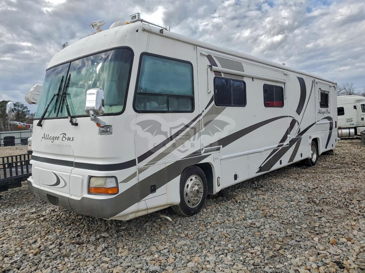 Freightliner X-line X LINE MOTOR HOME 8.3L 6 2001