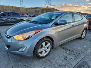 Hyundai Elantra GLS 1.8L 4 2013