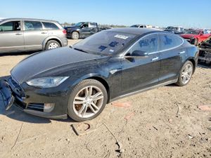 Tesla Model S 2014