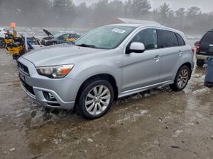 Mitsubishi Outlander SE 2.0L 4 2011