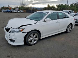 Toyota Camry BASE 2.5L 4 2011