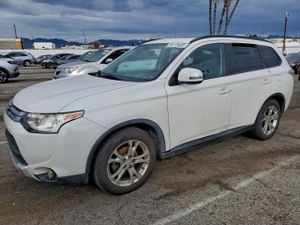 Mitsubishi Outlander SE 2.4L 4 2015