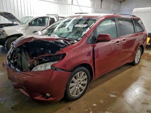 Toyota Sienna XLE 3.5L 6 2015