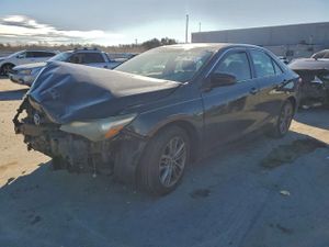 Toyota Camry LE 2.5L 4 2015