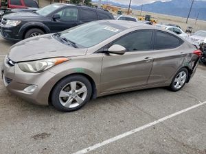 Hyundai Elantra GLS 1.8L 4 2013
