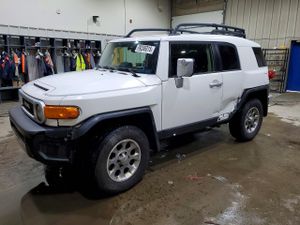 Toyota FJ Cruiser 4.0L 6 2012