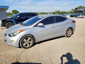 Hyundai Elantra GLS 1.8L 4 2013