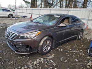 Hyundai Sonata SE 2.4L 4 2015