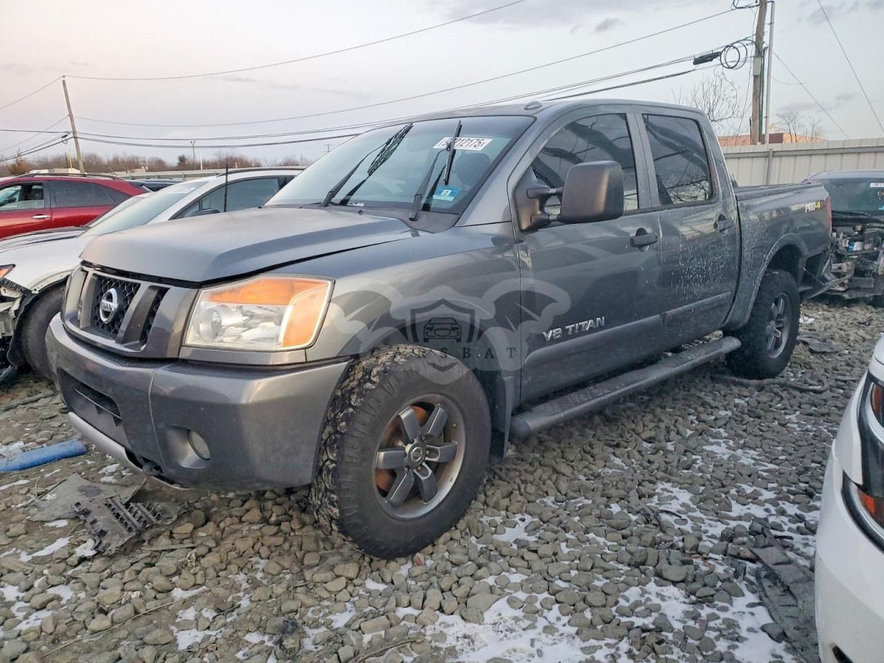 Nissan Titan S 5.6L 8 2014