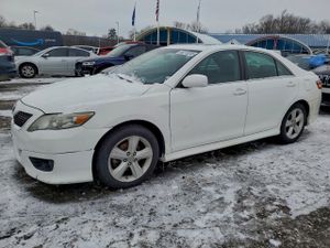 Toyota Camry BASE 2.5L 4 2010