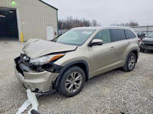 Toyota Highlander XLE 3.5L 6 2015