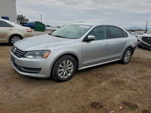 Volkswagen Passat S 1.8L 4 2014