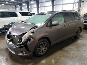 Toyota Sienna XLE 3.5L 6 2012