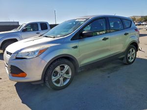 Ford Escape S 2.5L 4 2015