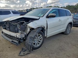 Toyota Highlander LE 2.7L 4 2014