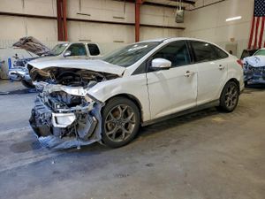 Ford Focus SE 2.0L 4 2014