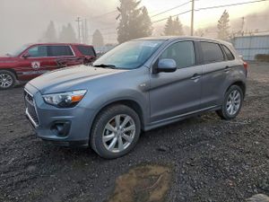 Mitsubishi Outlander ES 2.0L 4 2014