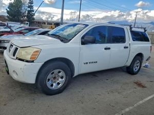 Nissan Titan XE 5.6L 8 2005