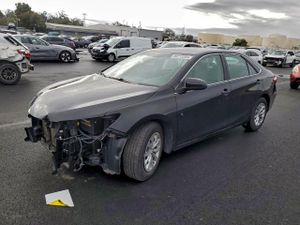 Toyota Camry LE 2.5L 4 2015
