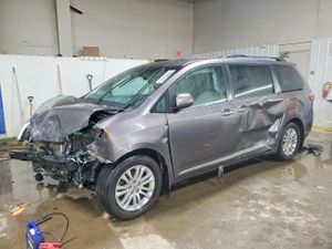 Toyota Sienna XLE 3.5L 6 2015