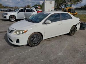 Toyota Corolla BASE 1.8L 4 2013