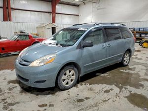 Toyota Sienna CE 3.5L 6 2009