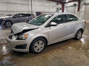 Chevrolet Aveo (Sonic) LT 1.4L 4 2014