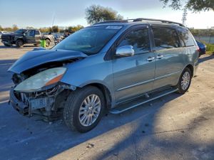 Toyota Sienna XLE 3.5L 6 2010