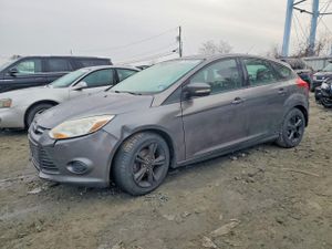 Ford Focus SE 2.0L 4 2014