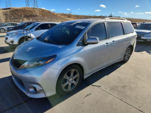 Toyota Sienna SPORT 3.5L 6 2015