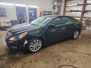 Hyundai Sonata SE 2.4L 4 2013