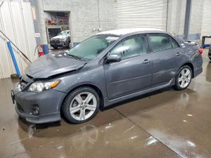 Toyota Corolla BASE 1.8L 4 2013