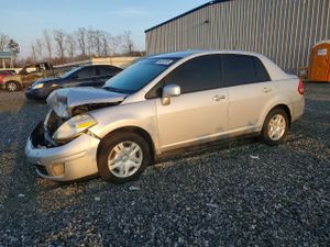 Nissan Versa S 1.8L 4 2010