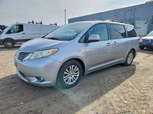 Toyota Sienna XLE 3.5L 6 2014