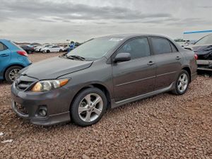 Toyota Corolla BASE 1.8L 4 2013