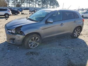 Mitsubishi Outlander ES 2.0L 4 2015