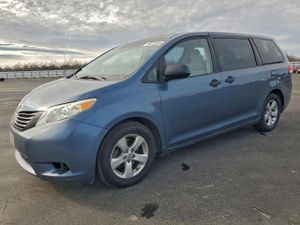 Toyota Sienna 3.5L 6 2014