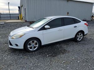 Ford Focus SE 2.0L 4 2013