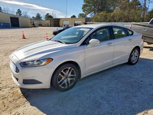 Ford Fusion SE 2.5L 4 2013